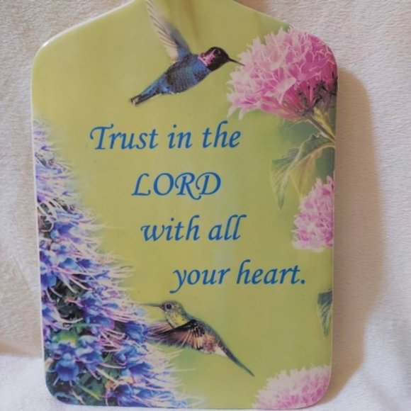 Trust in the Lord with All Your Heart Hummingbird Porcelain Chopping Block NEW - Picture 2 of 4